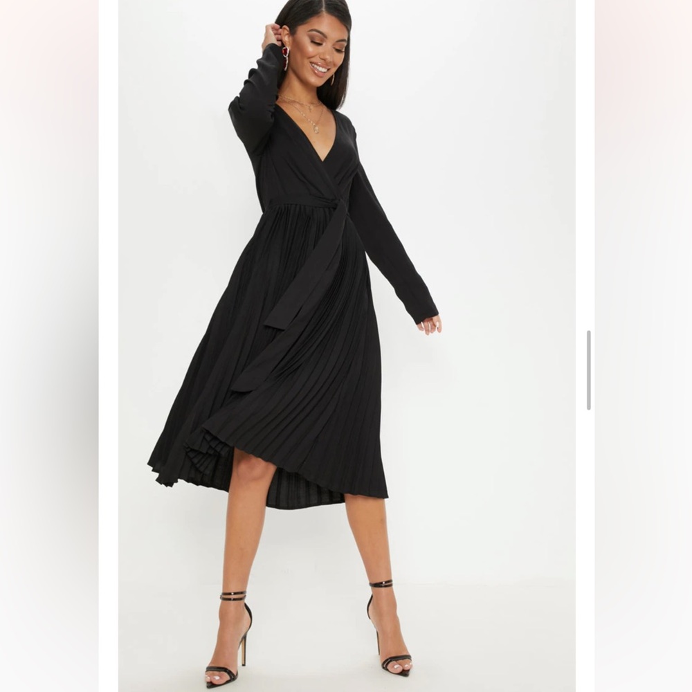 Pretty Little Thing Black Long Maxi Dress, Ties in the Waist US 4 Small